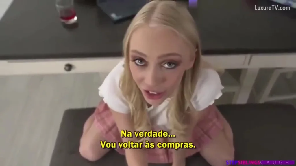 Comendo a irmã na cozinha- incesto legendado