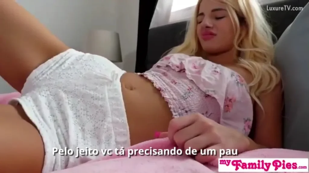 Incest legendado: A irmã tarada e o irmão mais safado ainda